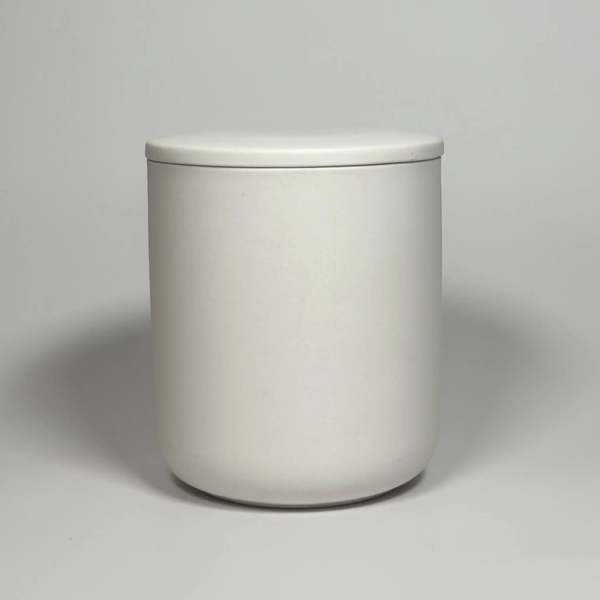 Vanilla Candle ,Luxury Scented Candle in Ceramic Jar, luxury brand, front view 
